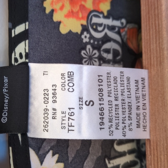 NWT Women's S Coco Scrub Top Tooniforms Disney Pixar Sugar Skull Floral Marigold - Picture 9 of 10